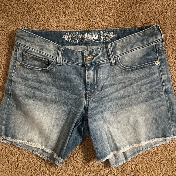 Relaxed light denim shorts from Express - Picture 1 of 6